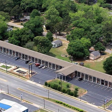 Scottish Inn And Suites Perry Exterior photo