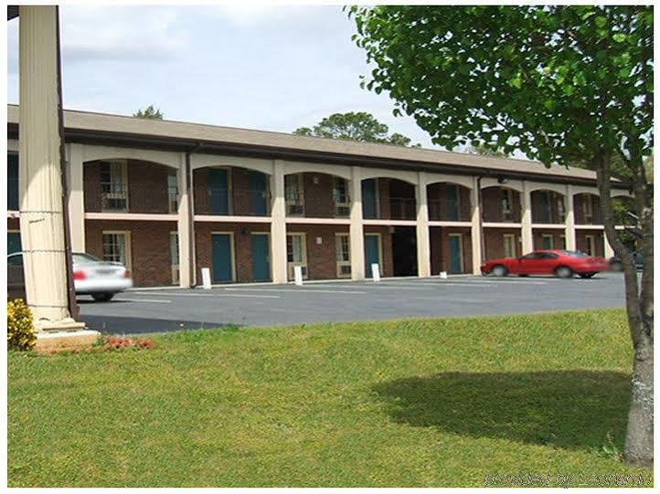 Scottish Inn And Suites Perry Exterior photo