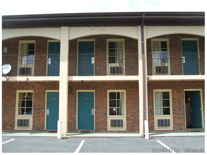 Scottish Inn And Suites Perry Exterior photo