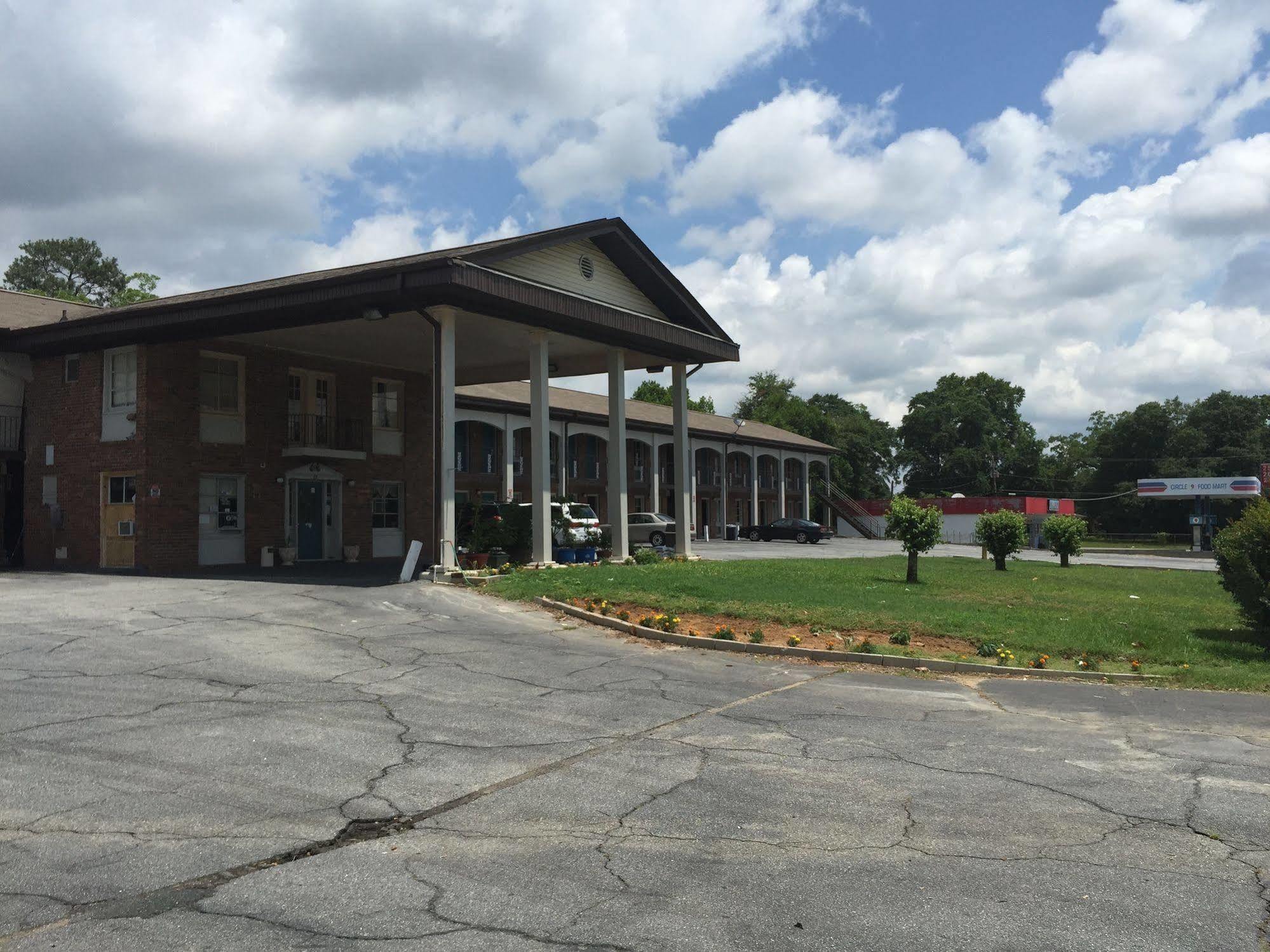 Scottish Inn And Suites Perry Exterior photo